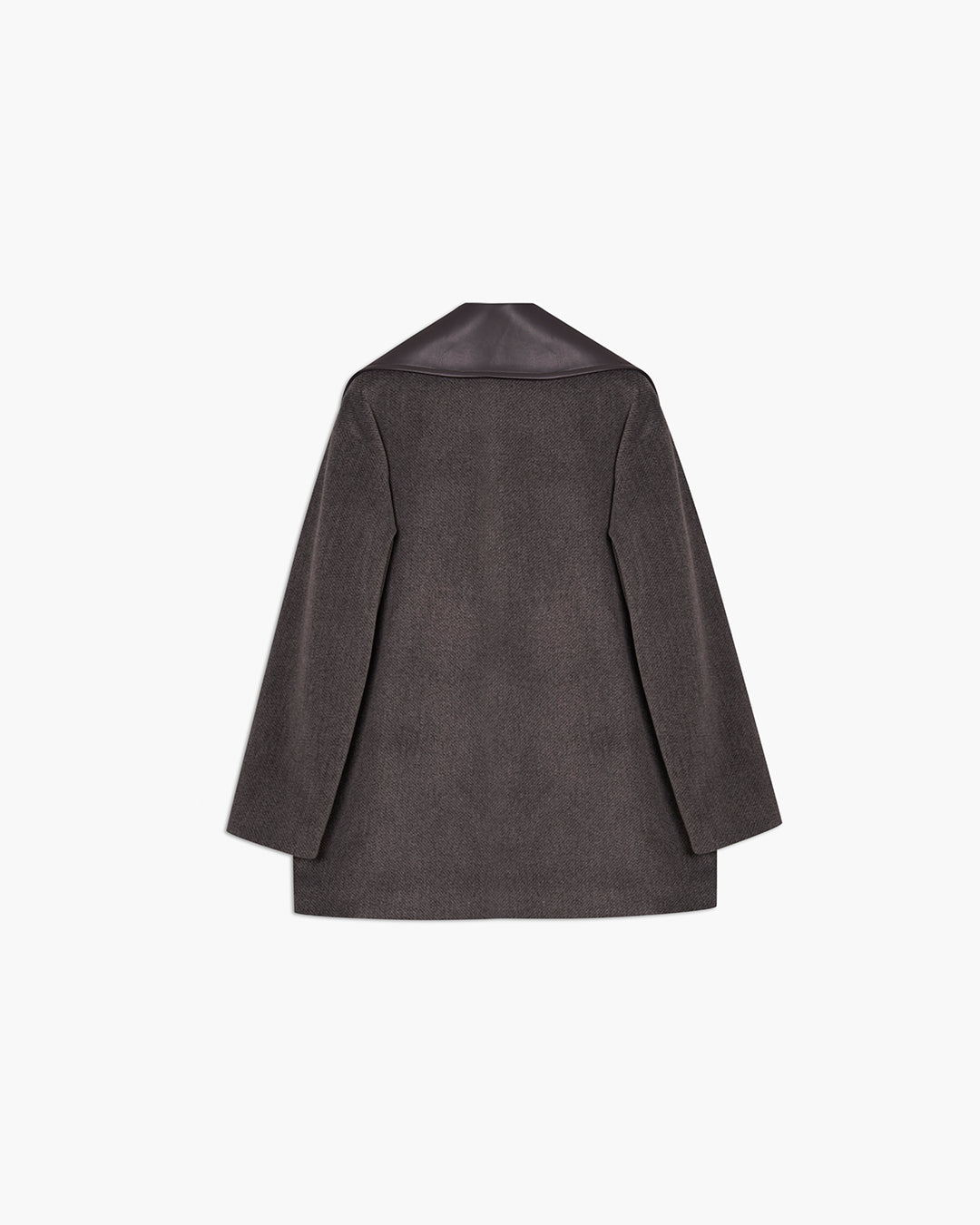 Cappotto doppiopetto con collo a revers in contrasto