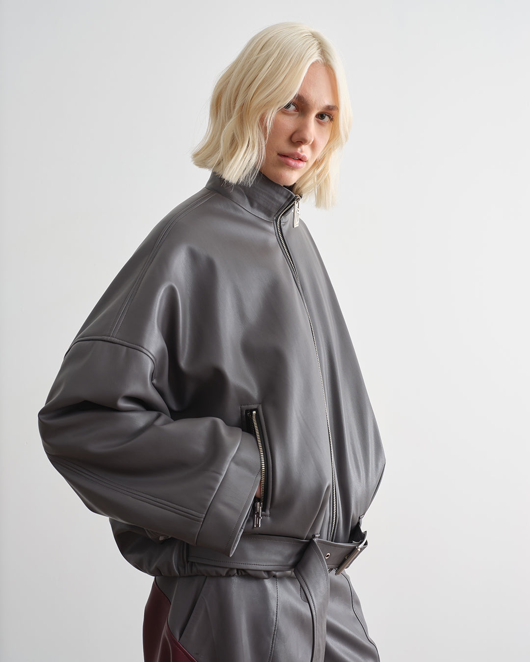Giacca bomber con maxi fibbia