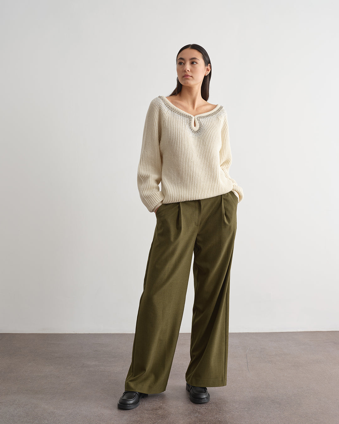 Pantalone a palazzo con pinces sartoriali