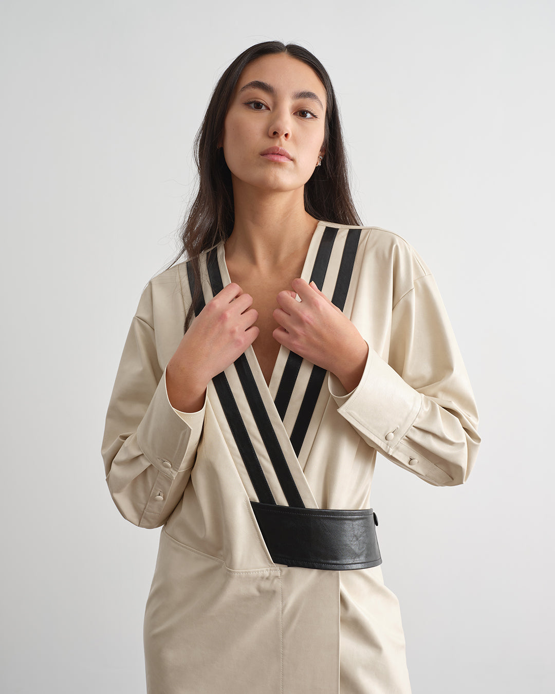 Abito midi in ecopelle bicolore